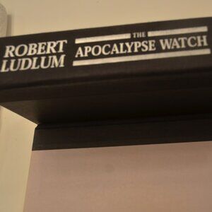 Hard Cover  Robert Ludlum The Apocalypse Watch  ISBN 0-553-09993-0